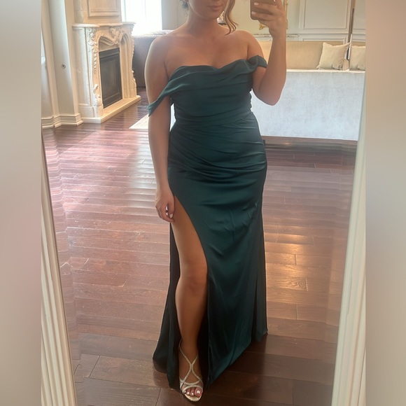 SOFT SATIN OPTIONAL SHOULDER GOWN - Cinderella Divine - Picture 1 of 8